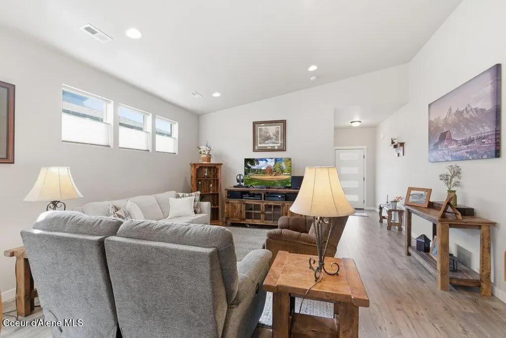 8703 W Hood Street Rathdrum ID 83858