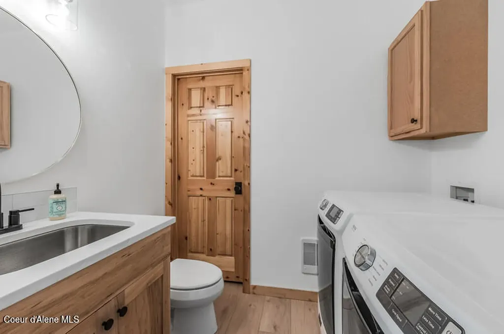 103-B Chardonnay Drive Blanchard ID 83804