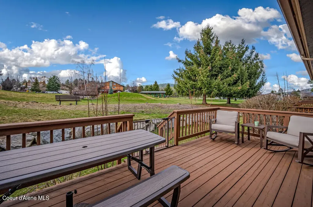103-B Chardonnay Drive Blanchard ID 83804