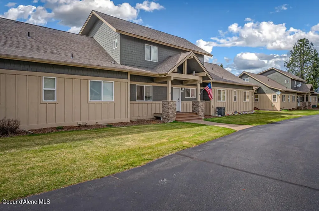 103-B Chardonnay Drive Blanchard ID 83804
