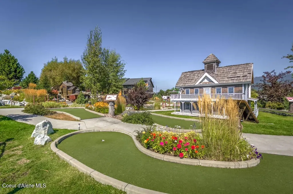 103-B Chardonnay Drive Blanchard ID 83804