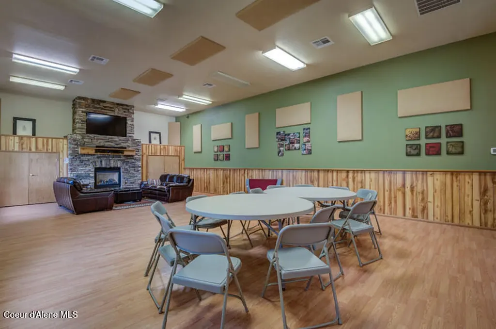 103-B Chardonnay Drive Blanchard ID 83804