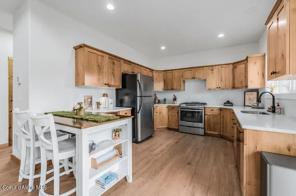 103-B Chardonnay Drive Blanchard ID 83804