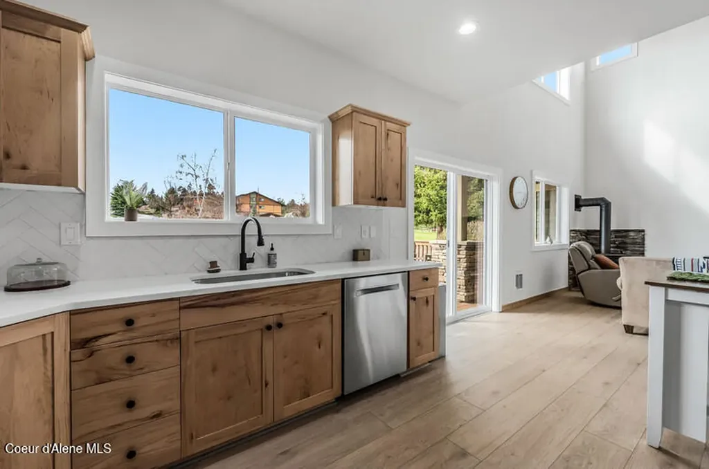 103-B Chardonnay Drive Blanchard ID 83804