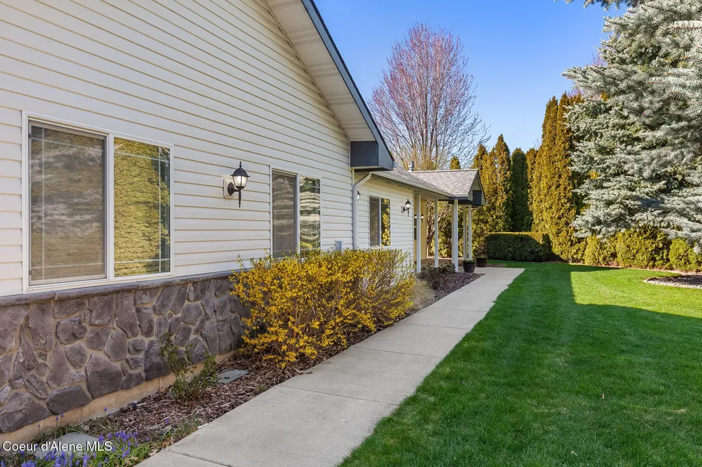 2529 W Polo Green Avenue Post Falls ID 83854