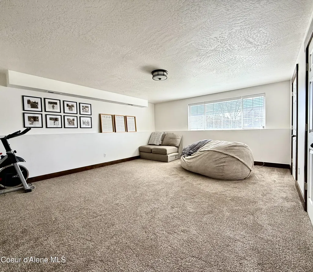 2887 W Cranberry Avenue Hayden ID 83835
