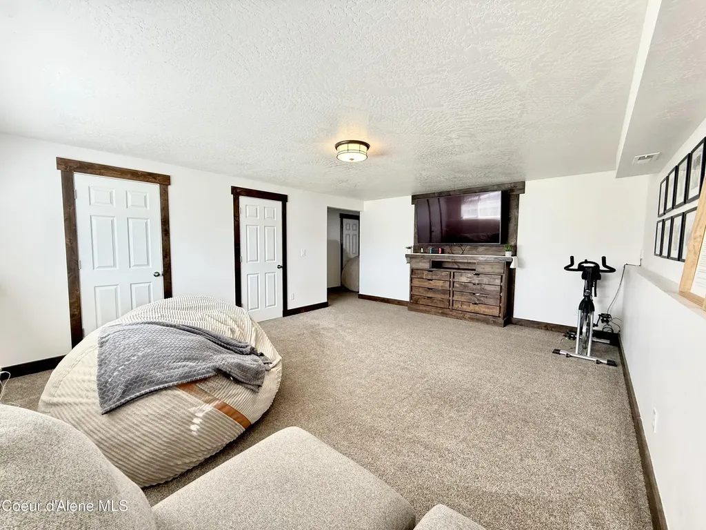 2887 W Cranberry Avenue Hayden ID 83835