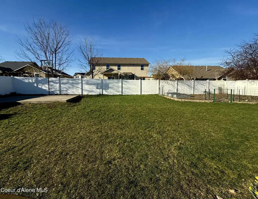 2887 W Cranberry Avenue Hayden ID 83835