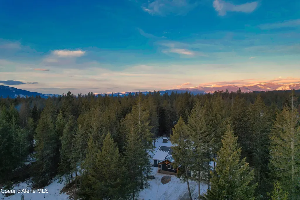 329 Hardy Loop Bonners Ferry ID 83805