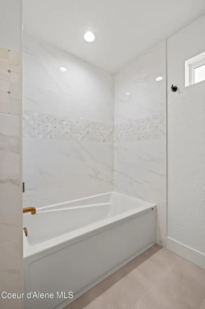 7838 E Autry Lane Athol ID 83801