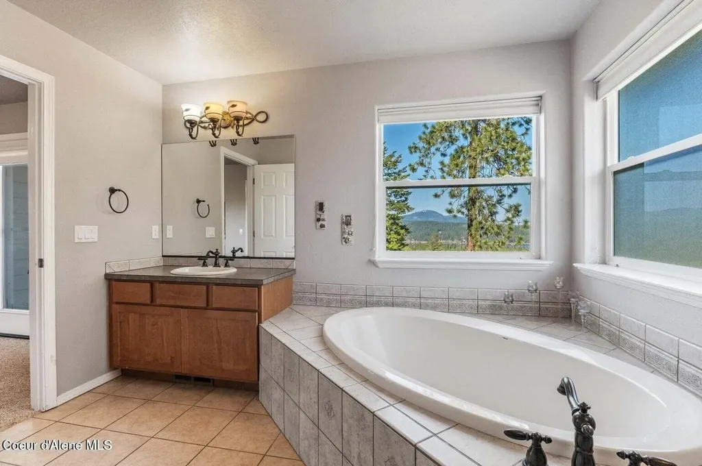 9798 N Willowherb Court Hauser ID 83854