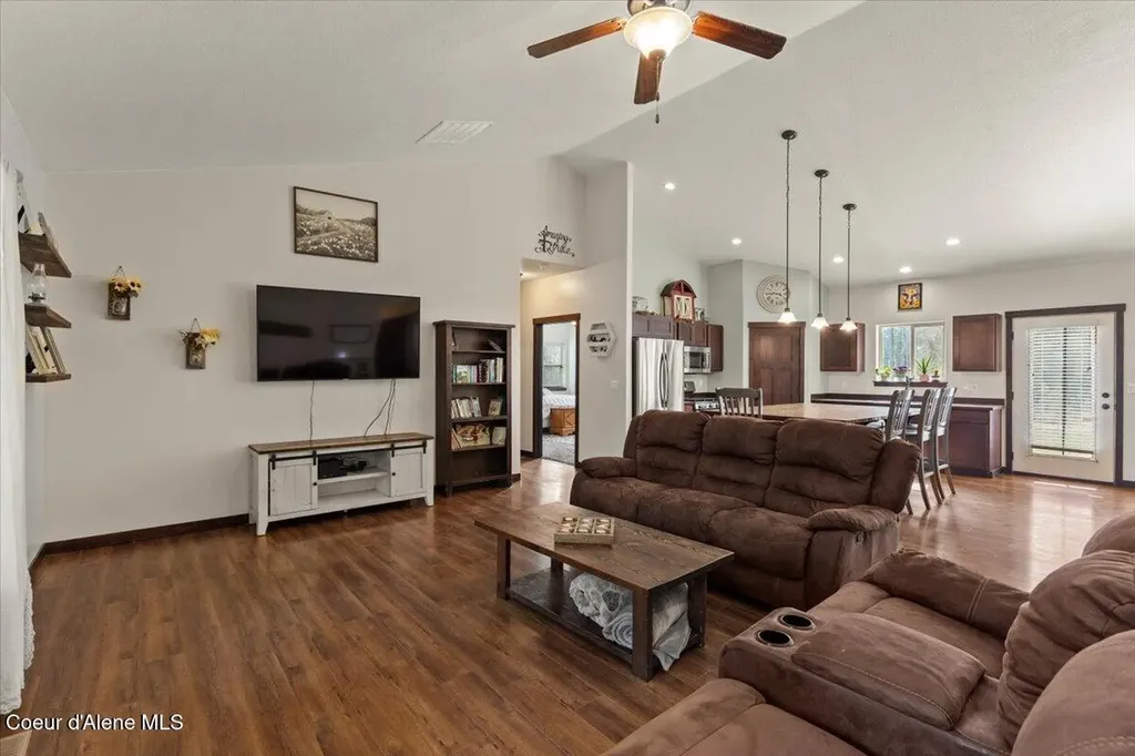 23210 N Massif Road Rathdrum ID 83858
