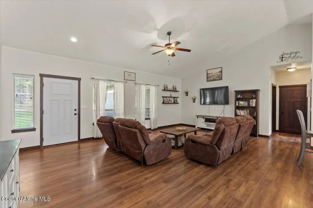23210 N Massif Road Rathdrum ID 83858