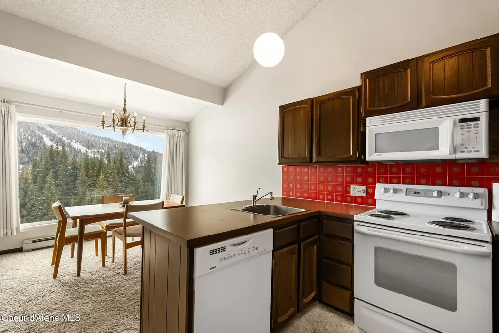 8766 Schweitzer Mountain Road Sandpoint ID 83864