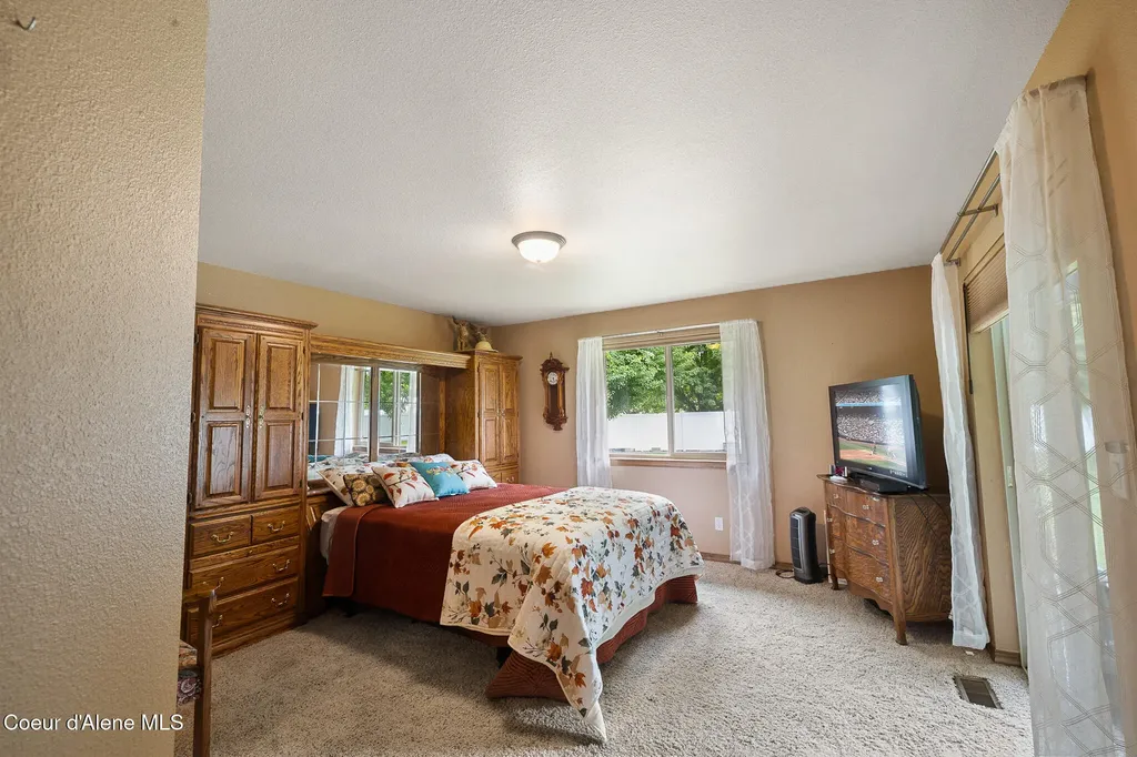 2899 N Radiant Star Road Post Falls ID 83854