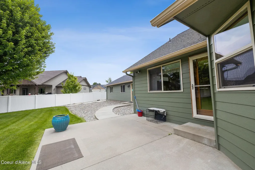2899 N Radiant Star Road Post Falls ID 83854