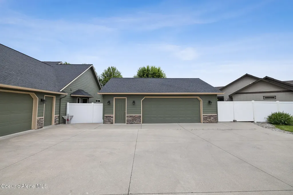 2899 N Radiant Star Road Post Falls ID 83854
