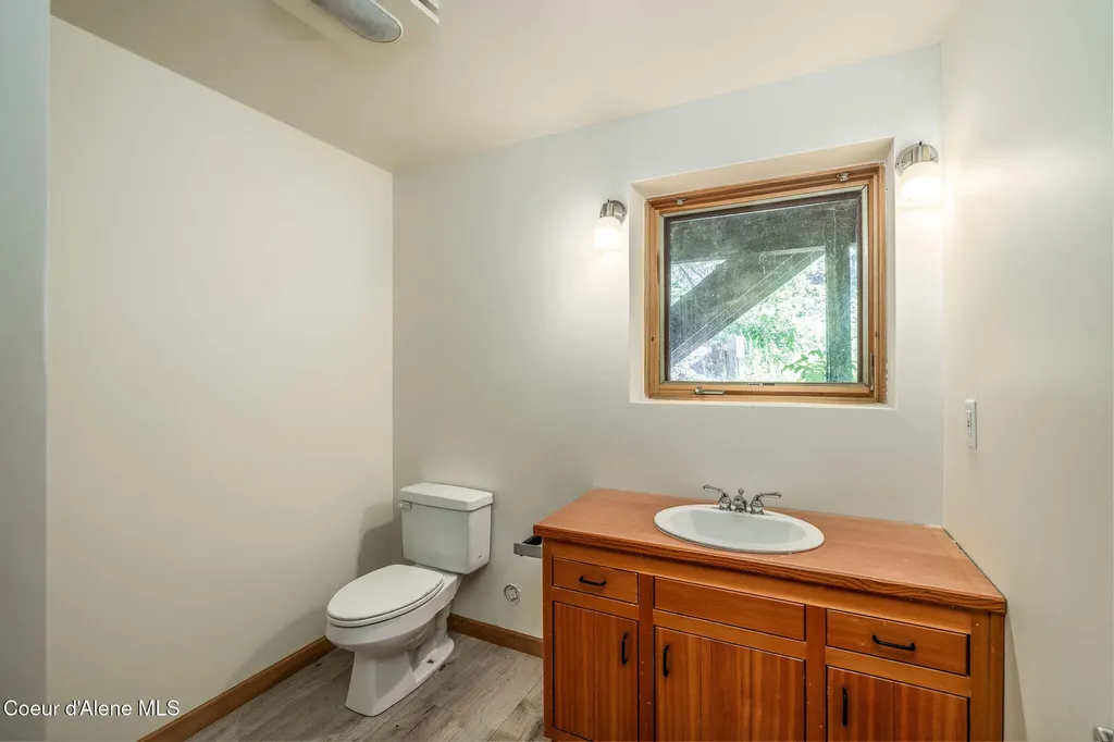 3463 E Sunset Drive Harrison ID 83833