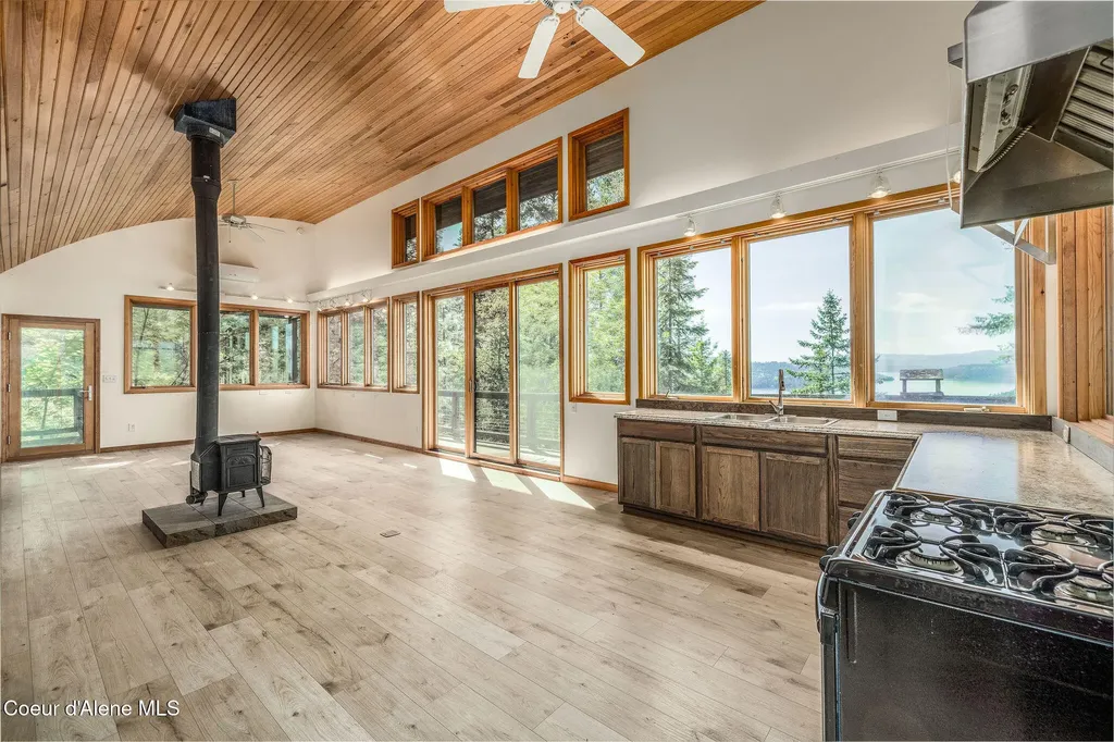 3463 E Sunset Drive Harrison ID 83833