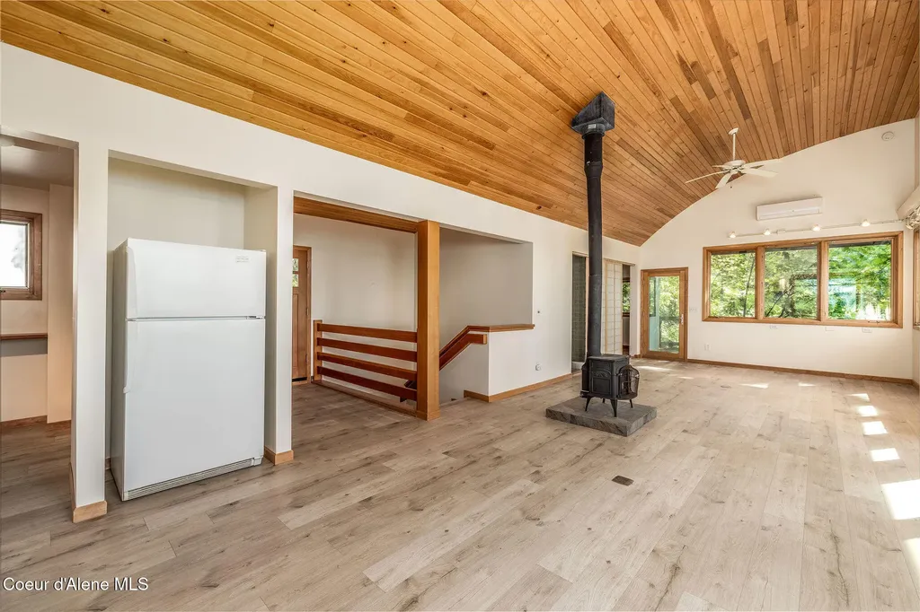 3463 E Sunset Drive Harrison ID 83833