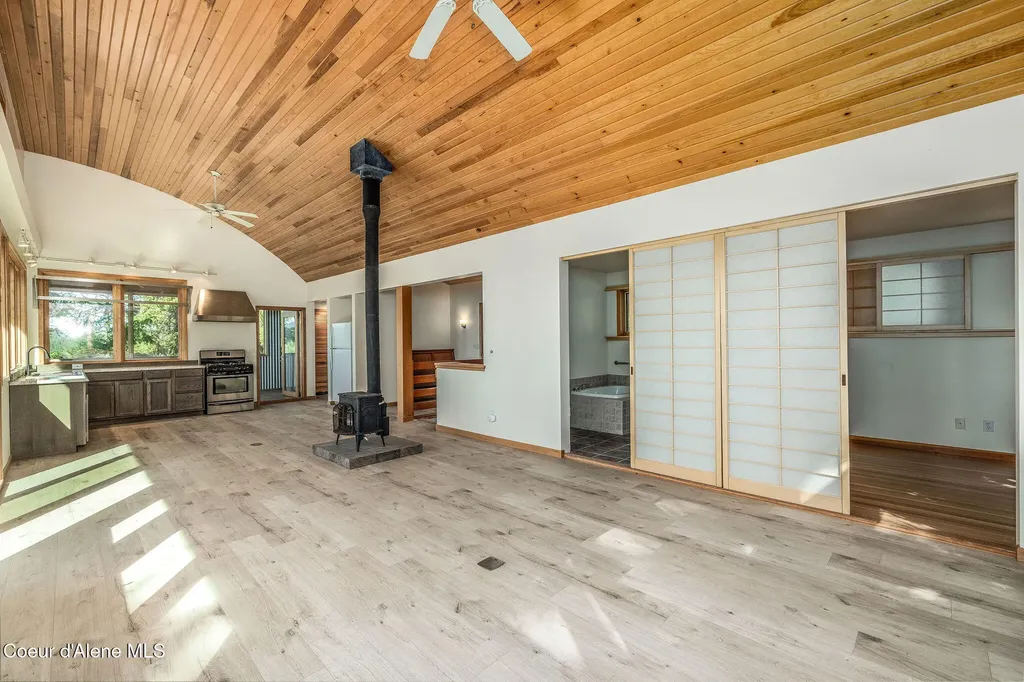 3463 E Sunset Drive Harrison ID 83833
