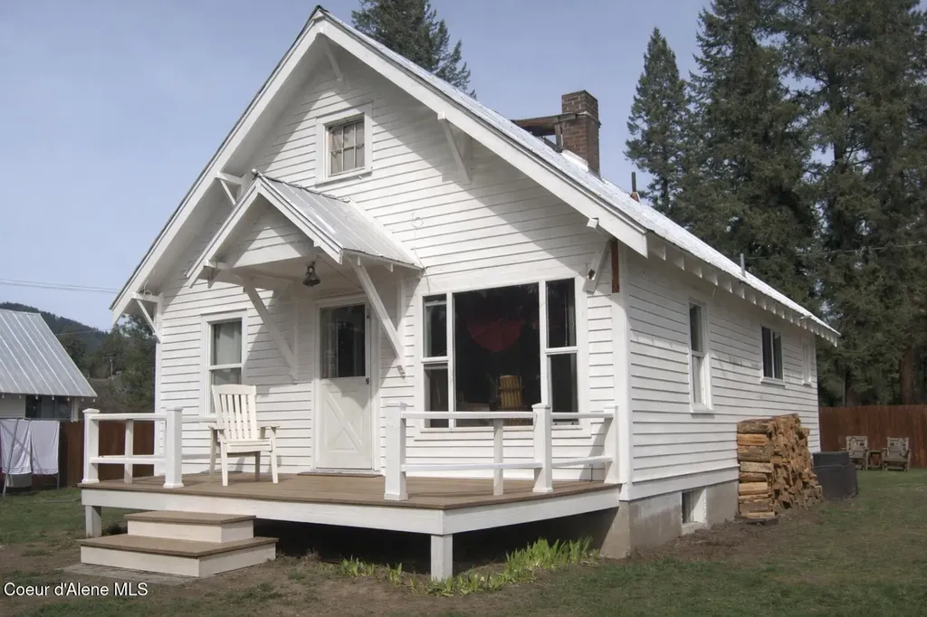 131 Electric Avenue Moyie Springs ID 83845