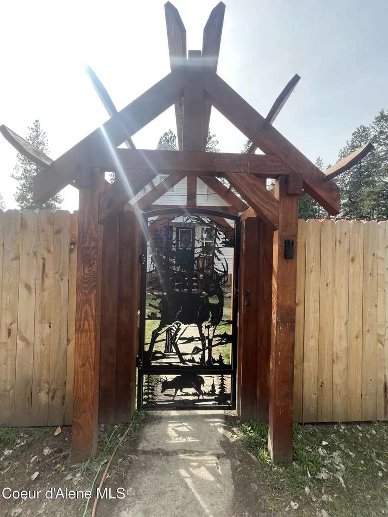 131 Electric Avenue Moyie Springs ID 83845