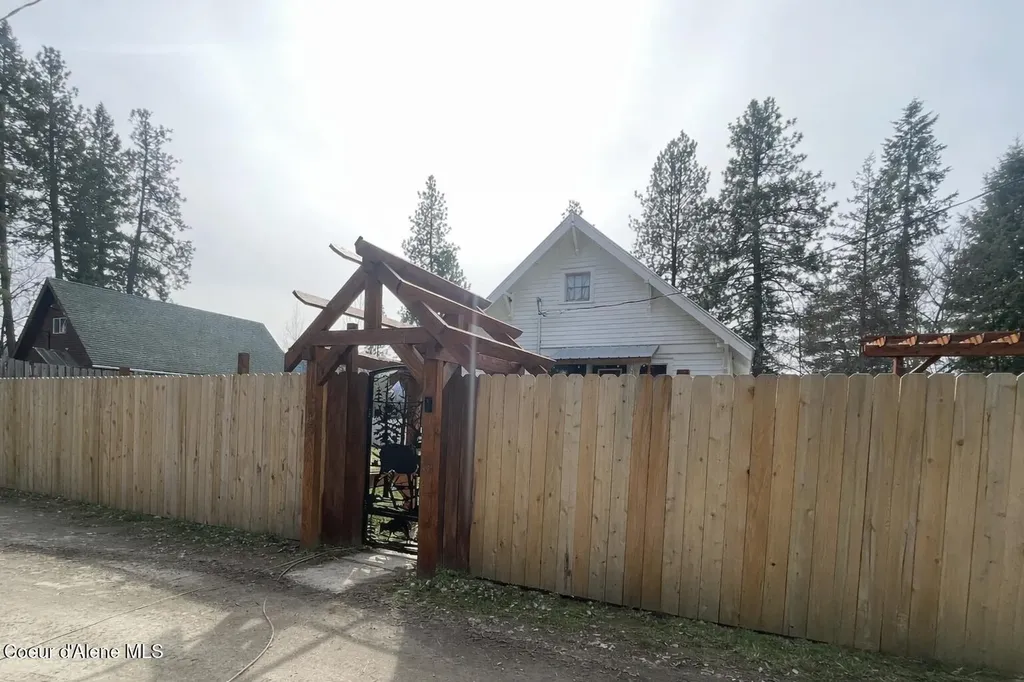 131 Electric Avenue Moyie Springs ID 83845