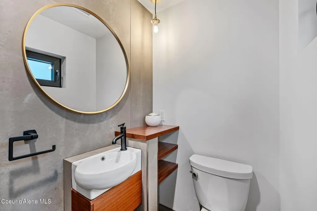 1808 Garfield Bay Road Sagle ID 83860