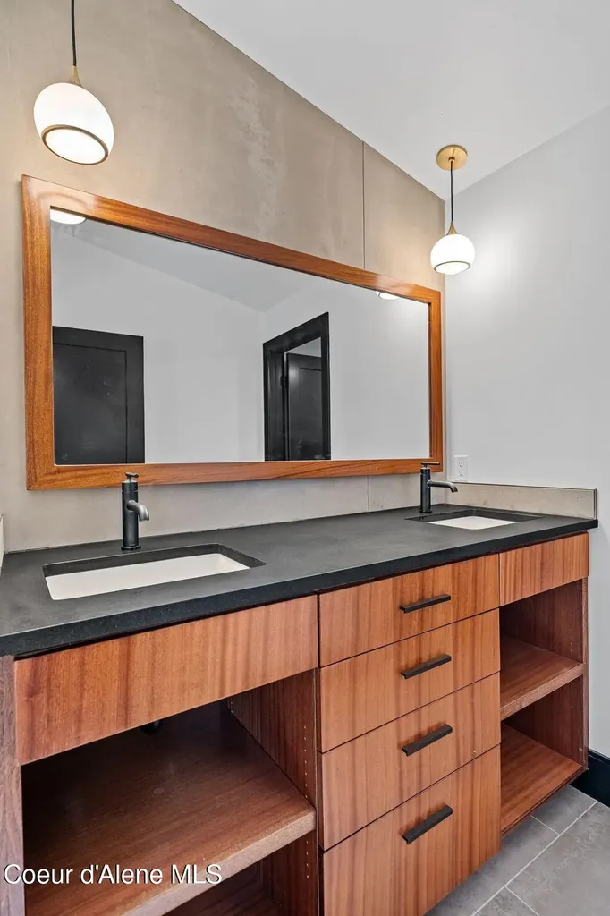 1808 Garfield Bay Road Sagle ID 83860
