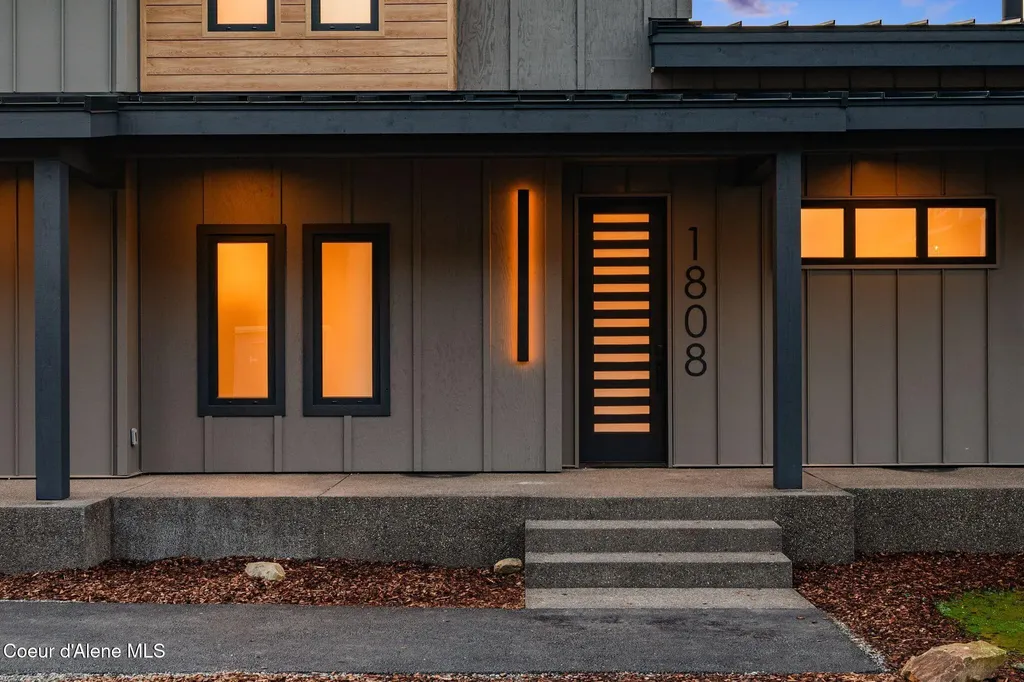 1808 Garfield Bay Road Sagle ID 83860