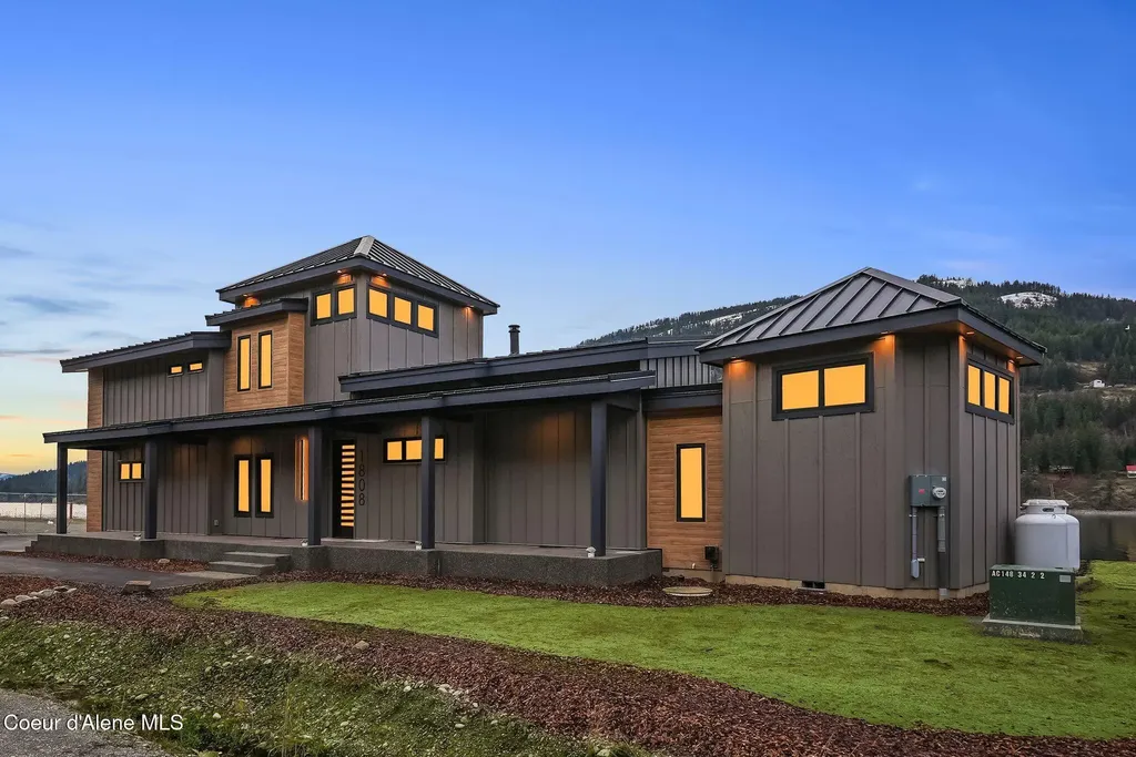 1808 Garfield Bay Road Sagle ID 83860