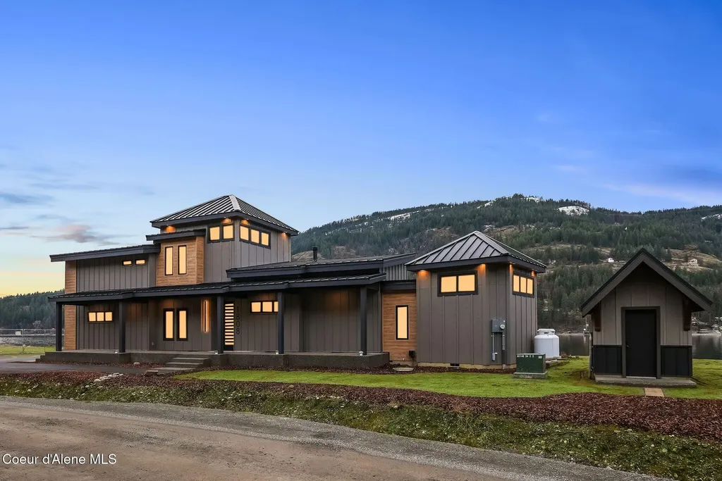1808 Garfield Bay Road Sagle ID 83860