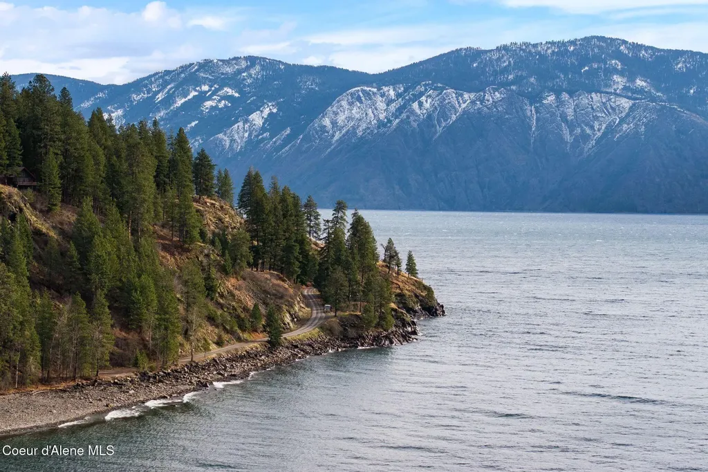 1808 Garfield Bay Road Sagle ID 83860