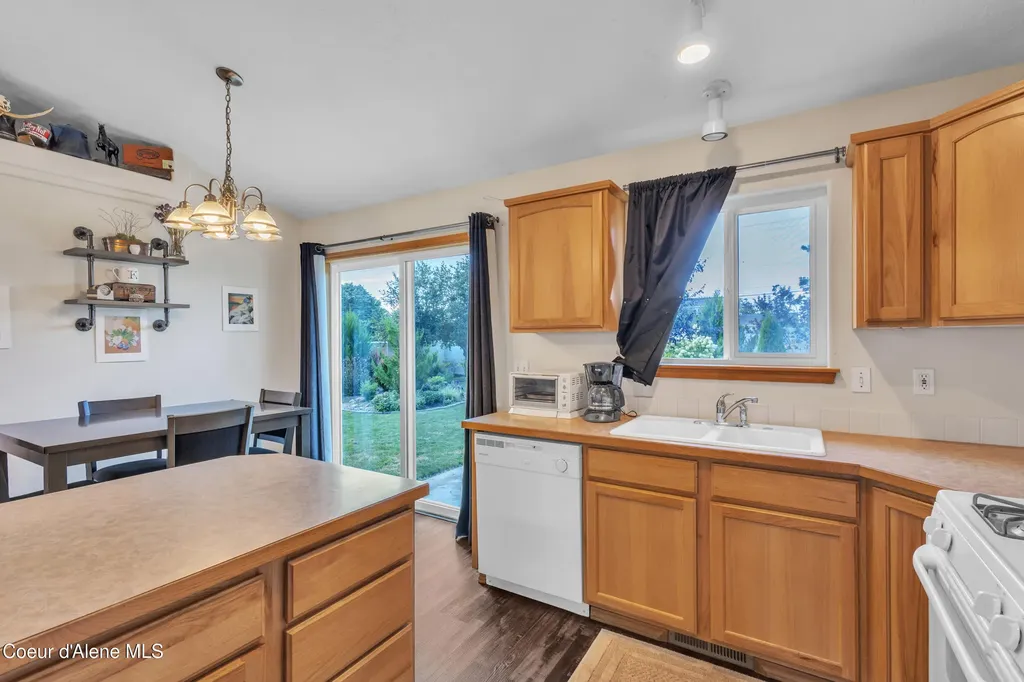 8849 N Torrey Lane Hayden ID 83835