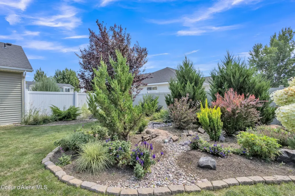 8849 N Torrey Lane Hayden ID 83835