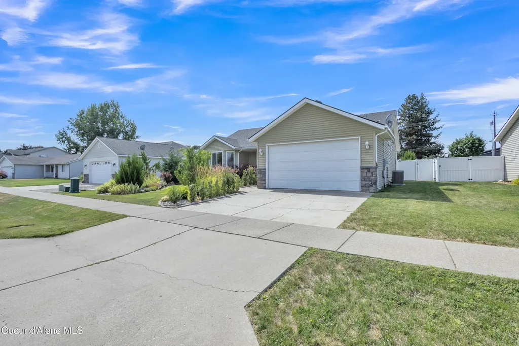 8849 N Torrey Lane Hayden ID 83835