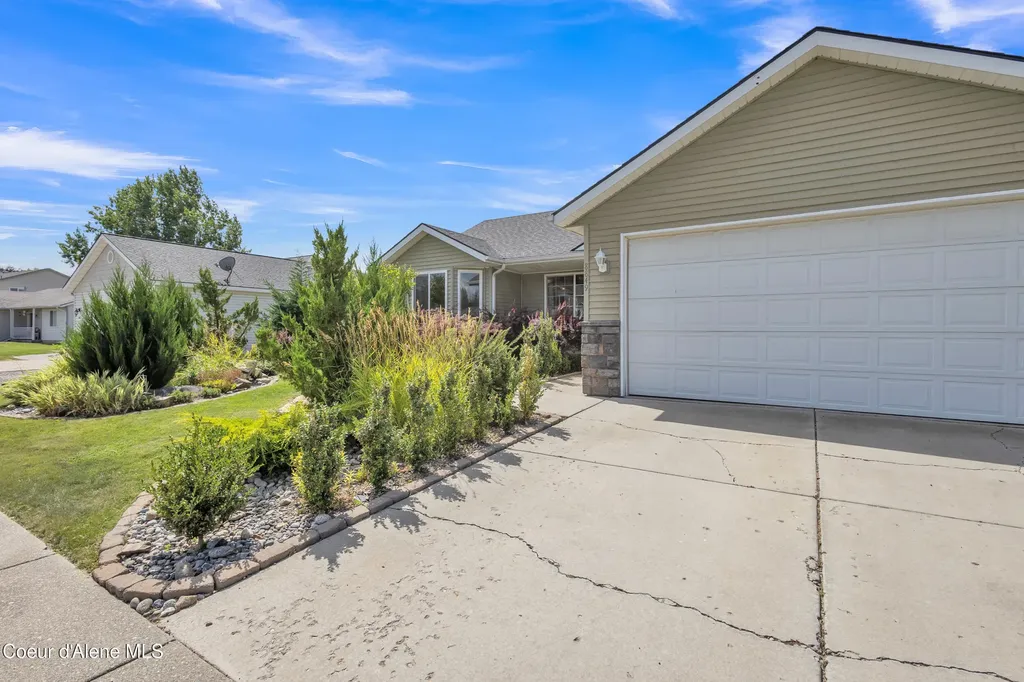 8849 N Torrey Lane Hayden ID 83835