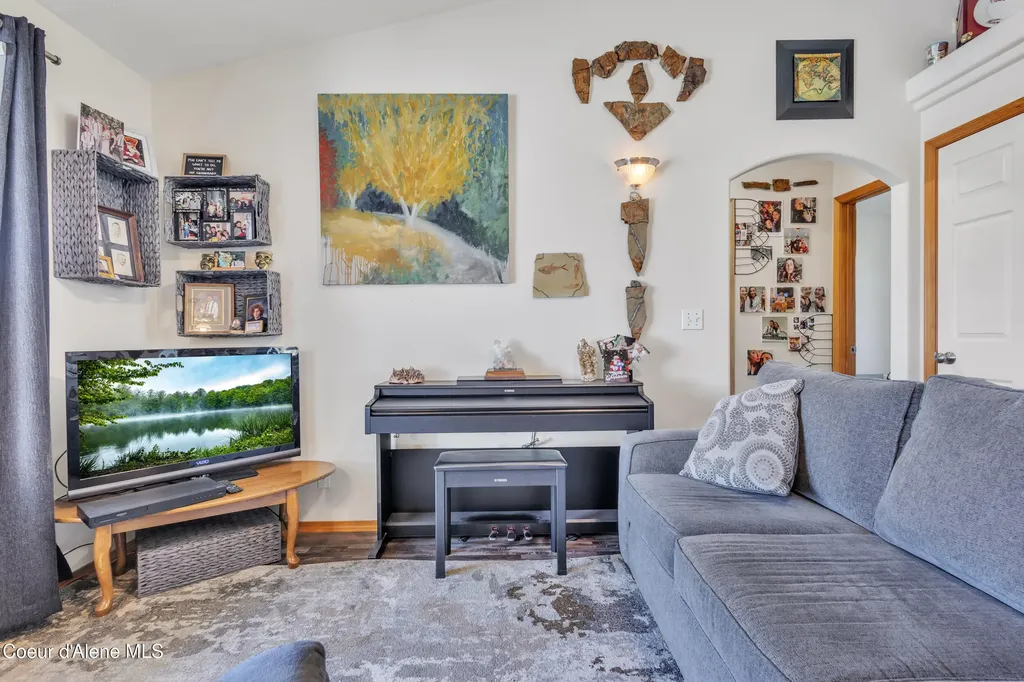 8849 N Torrey Lane Hayden ID 83835