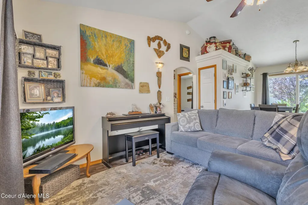 8849 N Torrey Lane Hayden ID 83835