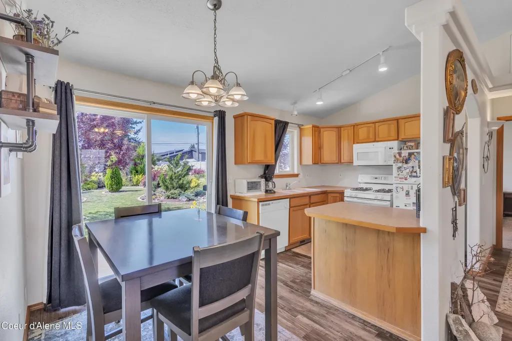 8849 N Torrey Lane Hayden ID 83835