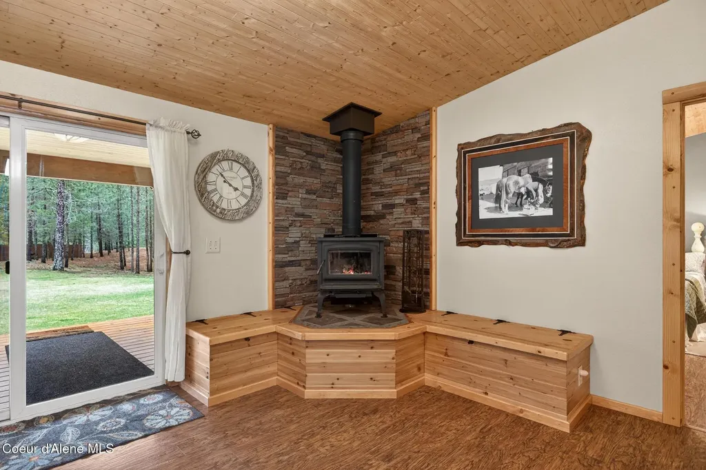 415 Hummingbird Drive Sandpoint ID 83864