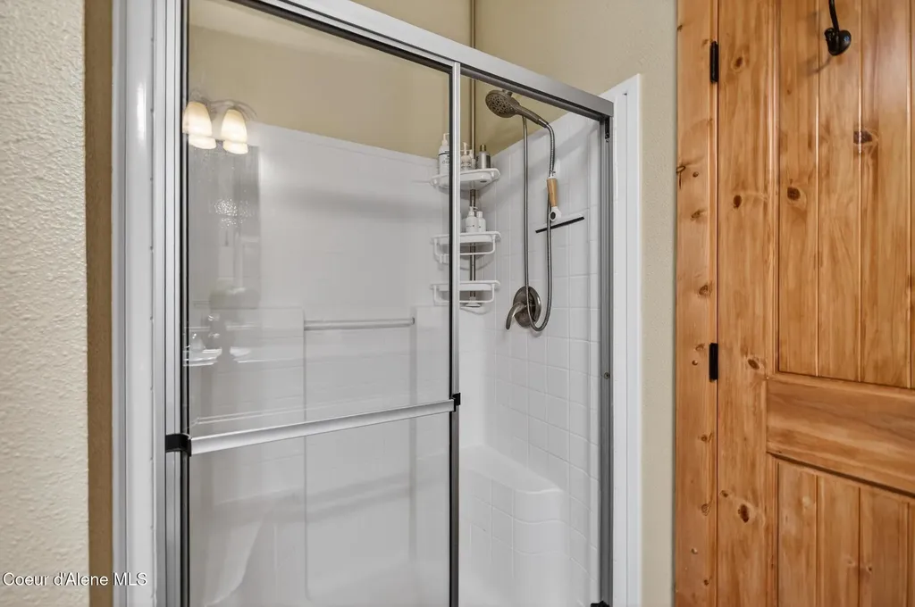 415 Hummingbird Drive Sandpoint ID 83864