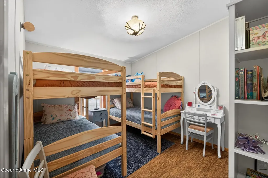 415 Hummingbird Drive Sandpoint ID 83864