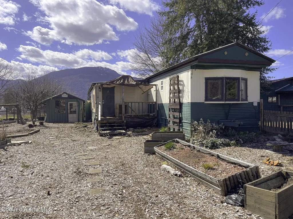 109 W 6th Avenue Clark Fork ID 83811
