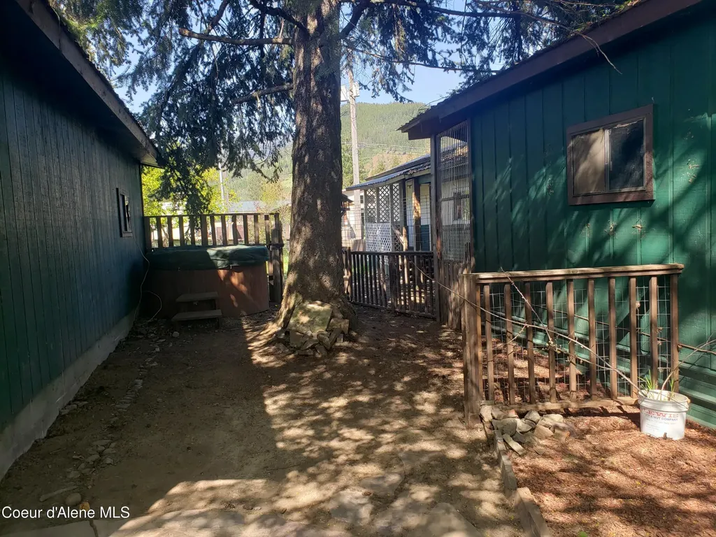 109 W 6th Avenue Clark Fork ID 83811