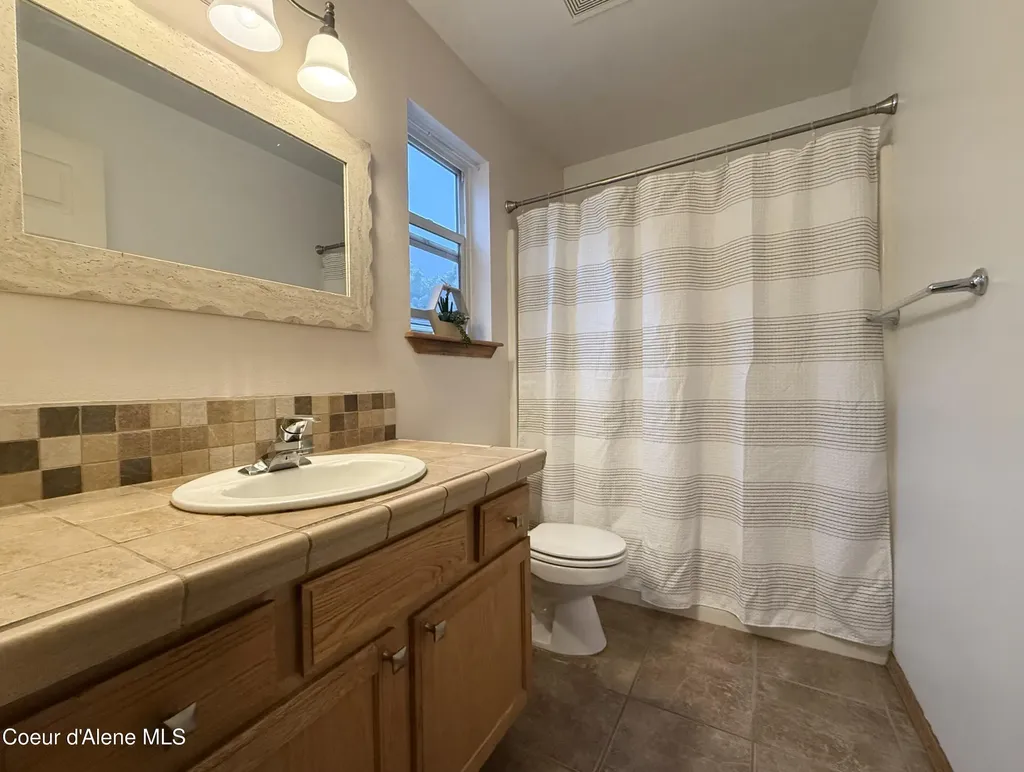 1190 W Palouse Drive Post Falls ID 83854