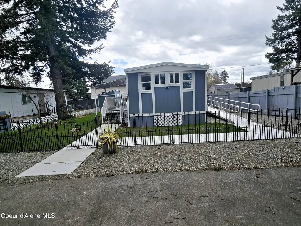 28 E Walrose Loop Hayden ID 83835