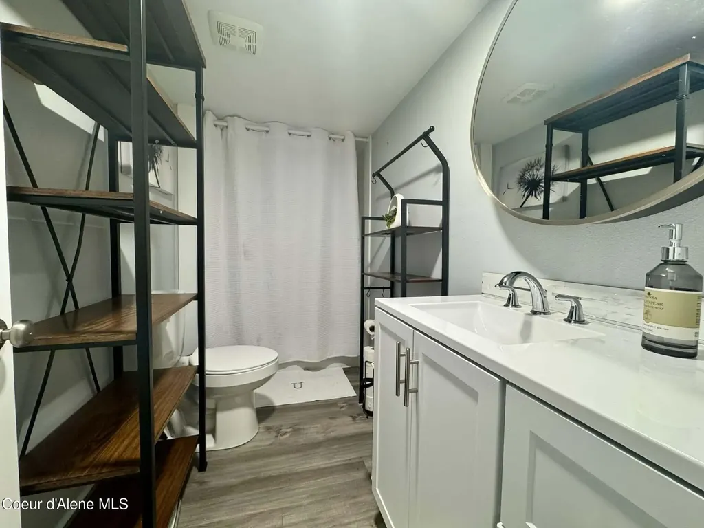 28 E Walrose Loop Hayden ID 83835