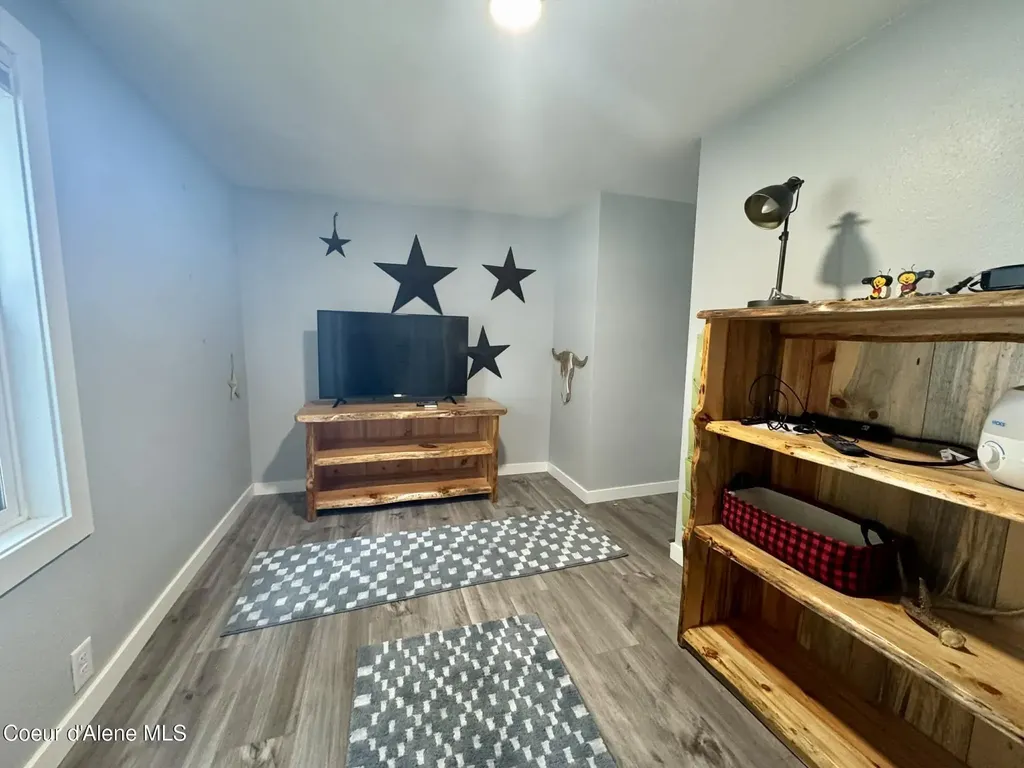 28 E Walrose Loop Hayden ID 83835